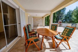 Balkón nebo terasa v ubytování SunSea Apartments