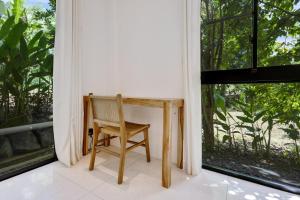 Balcone o terrazza di New 3 BR Jungle Villa in gated community