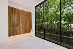Giardino di New 3 BR Jungle Villa in gated community