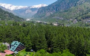 Gallery image of Baikunth Manali By Leisure Hotels - 650 meters from Hidimba Devi Temple in Manāli