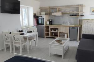 Kuchyň nebo kuchyňský kout v ubytování Marvens Apartment