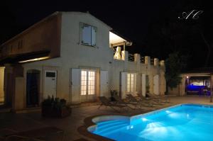 Πισίνα στο ή κοντά στο Chez Isabelle et Guy B&B