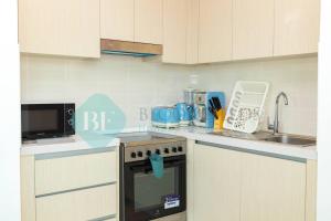 Gallery image of Bloomfields Elite 10 Studio Sports City in Dubai