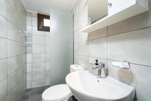 Maria Dina Apartments 1 tesisinde bir banyo