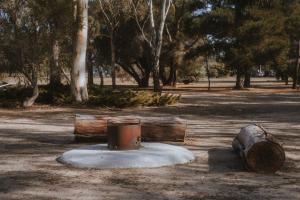 Giardino di 2BR Tiny Family Home at Grampians Edge by Tiny Away