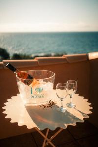 Nápoje v ubytování Hôtel Les Calanques