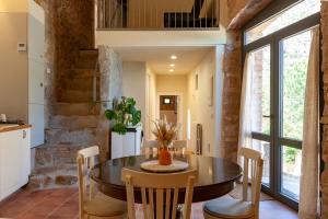 Foto de la galeria de Cal Simon- Casa a Montserrat a Collbató