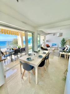 Posezení v ubytování Appartement Luxueux "La Plage" by Résidence La Fontaine