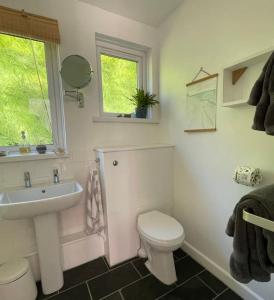 Ένα μπάνιο στο Kittiwake, Moor and Sea Holidays, lovely space near the North Devon Coast