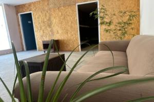 Зона вітальні в Mosaic Liwliwa Hotel Near Beach