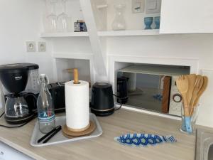 Appartement T2 vue mer Sauzon terrasse et parking privés的厨房或小厨房