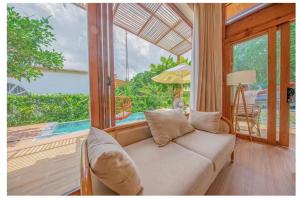 Bazén v ubytování Maison Villa Biệt Thự Sân Vườn Nghỉ Dưỡng- Lộc An Sandy Homes nebo v jeho okolí