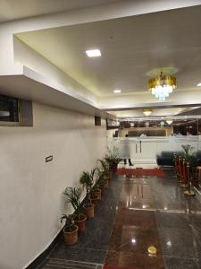 HOTEL MAA LAXMI PALACE大厅或接待区