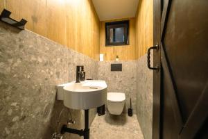 Ένα μπάνιο στο Mur mur cottage +46 φωτογραφίες