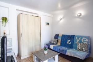 Postel nebo postele na pokoji v ubytování Côté Oliviers 4P - Appt 4p climatisé avec piscine
