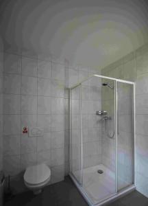 A bathroom at Ferienwohnung Dackel
