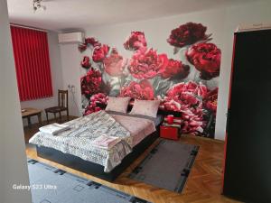 Postel nebo postele na pokoji v ubytování Elena-bg