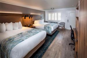 Кровать или кровати в номере Best Western Plus Humboldt Bay Inn