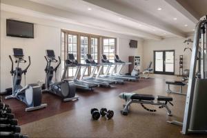 Fitness centrum a/nebo fitness zařízení v ubytování Embassy Suites by Hilton Palm Desert