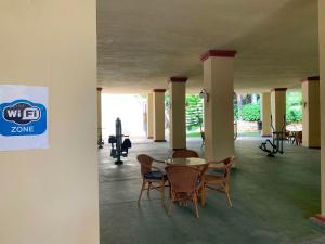 Posilňovňa alebo fitness centrum v ubytovaní Marbella beachfront apartment Romana Playa Elviria