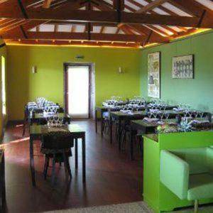Restoran ili neka druga zalogajnica u objektu Quinta das Mineirinhas