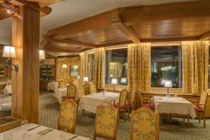 Ресторант или друго място за хранене в Hotel Antares