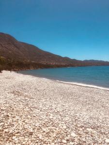 Fotografie z fotogalerie ubytování Barreira Beachfront Rooms 7 v destinaci Kalamata