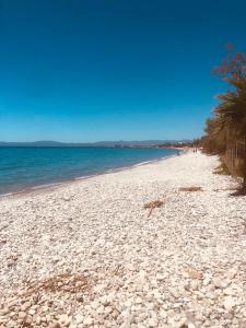 Fotografie z fotogalerie ubytování Barreira Beachfront Rooms 7 v destinaci Kalamata