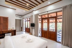 Μια τηλεόραση ή/και κέντρο ψυχαγωγίας στο Luangsay Inn
