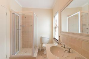 Ένα μπάνιο στο Lagoon Serenity Retreat +28 φωτογραφίες