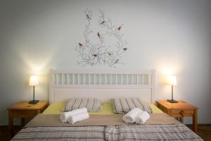Posteľ alebo postele v izbe v ubytovaní Wesselényi Rooms near Gozsdu Udvar
