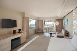 TV a/nebo společenská místnost v ubytování Casa Marina Beach & Reef All Inclusive
