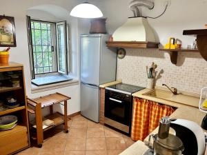 Kitchen o kitchenette sa Villa Castagnola