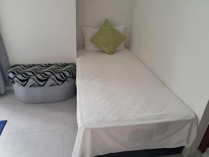 Кровать или кровати в номере Riverside Holiday Home