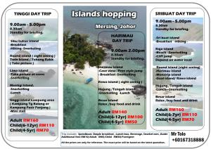 een flyer voor de eilanden hoppen en een strand bij SingVillage Holiday House in Mersing