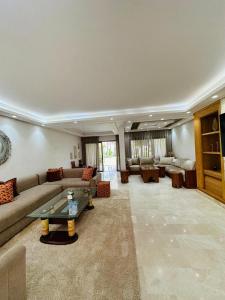 Photo de la galerie de l'établissement Charming Villa, Breathtaking Garden View, à Casablanca