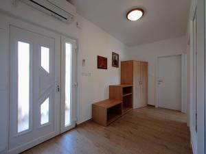 Fotografie z fotogalerie ubytování Apartment in Kampor with sea view, balcony, air conditioning, WiFi (4838-1) v destinaci Kampor