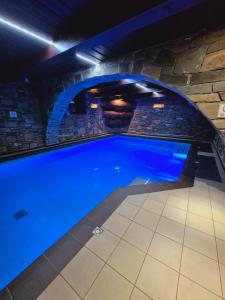 Bazén v ubytovaní Chata Walczaków -Blue Cave Cottage alebo v jeho blízkosti