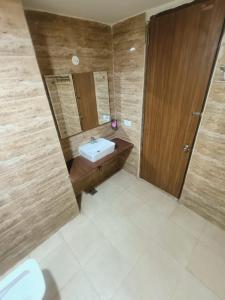 Koupelna v ubytování Hotel Grand Suites By D'Capitol Near IGI Airport