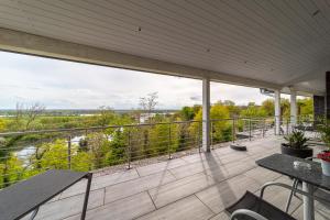 Ein Balkon oder eine Terrasse in der Unterkunft Hotel Zum Halbmond