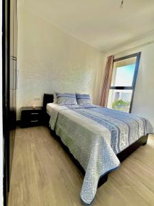 Кровать или кровати в номере Tamraght golf sea view , pool, beach access +38 фотографий