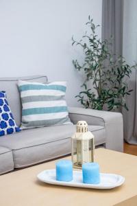 Setusvæði á DIMITRA apartment with private pool and sea view -the ground floor of a two storey building