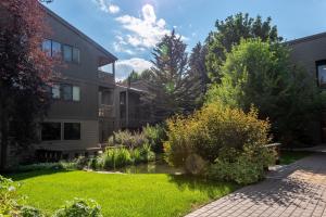 a garden in front of a building at Cottonwood Condo 1422 in Sun Valley