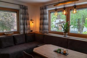A seating area at Appartement Höll