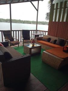 Φωτογραφία από το άλμπουμ του Chambres bord de lagune σε Assinie