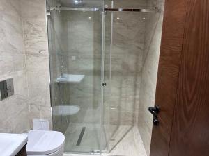 Ένα μπάνιο στο Luxury two bedrooms apartment jardin carthage +13 φωτογραφίες