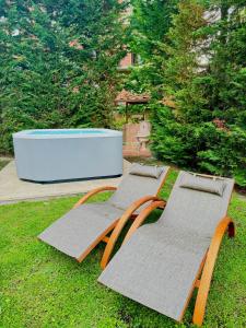 A garden outside Antica Quercia Villa & Spa