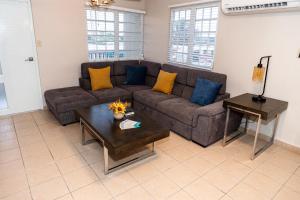 Φωτογραφία από το άλμπουμ του Luxury Retreat with Private Jacuzzi and Mountain Views FREE Parking σε Ponce