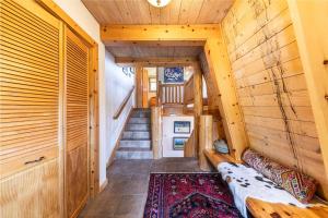 Ảnh trong thư viện ảnh của 4BD with Lake Views Near Beach and Slopes ở Tahoe City +25 ảnh