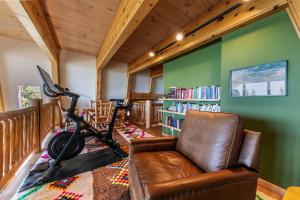Φωτογραφία από το άλμπουμ του 4BD with Lake Views Near Beach and Slopes σε Tahoe City